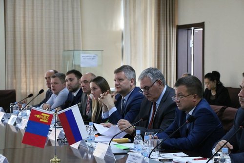 Монгол Оросын бизнес уулзалт болж байна