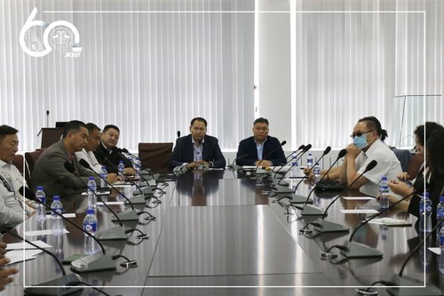 МҮХАҮТ-ын дэргэдэх Монгол-Хятадын бизнес зөвлөлийн хурал болж, шинэ дарга томилогдлоо