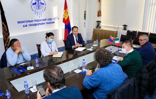 МҮХАҮТ-ын Ерөнхийлөгч О.Амартүвшин Бүгд Найрамдах Итали Улс дахь Монгол Улсын өргөмжит Консул ноён Paolo Bonetti болон “Calzedonia” компанийн төлөөллийг хүлээн авч уулзлаа